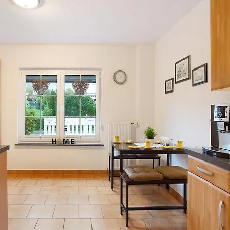 Апартаменты Kirsten's Hike N Bike